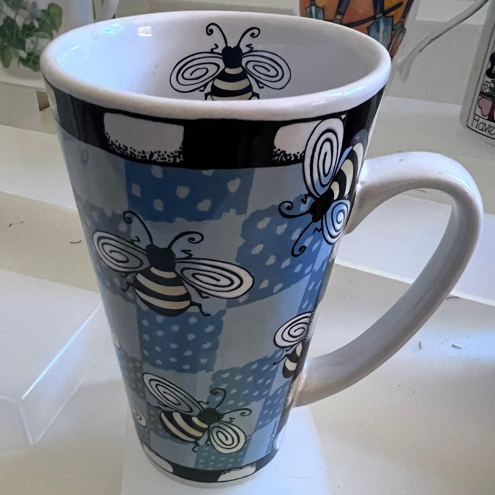 Signature Housewares Bug Me Alicia Tormey Designs Bee Stoneware Latte Mug‎ Blue